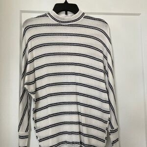 Women’s S Black and White Striped Long-sleeved Tunic